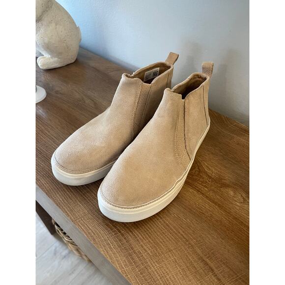 Tom’s pull on suede high top sneakers ⭐️ - Picture 3 of 7